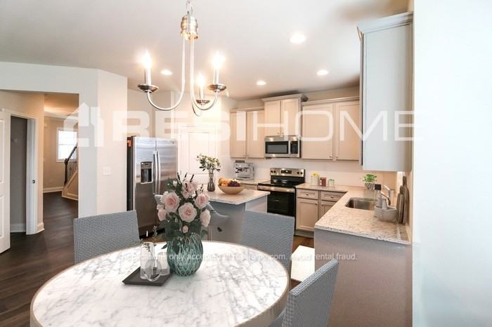 516 Fiery Warbler St - Photo 5 of 15