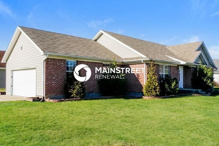 375 Clover Cove Dr - Photo 2 of 16