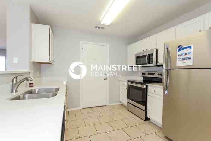 16724 N 160th Ave - Photo 6 of 16