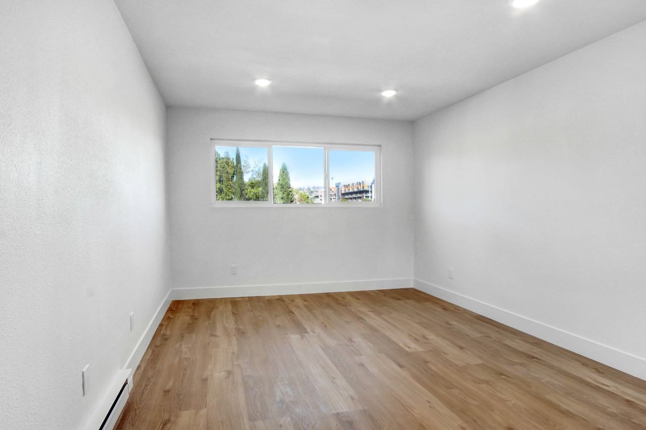 930 N Martel - Photo 3 of 30