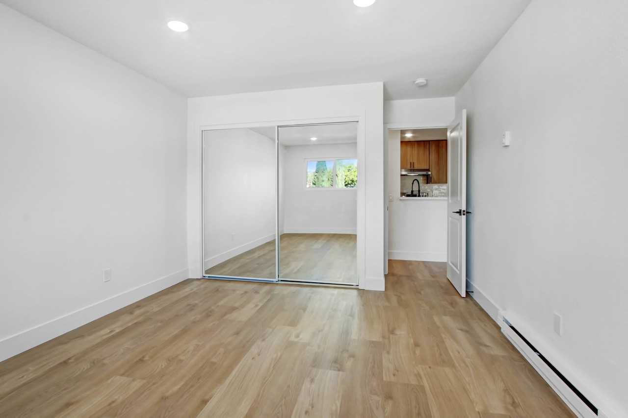 930 N Martel - Photo 4 of 30