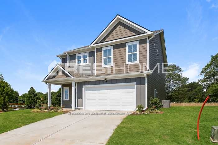 403 Georges Ln - Photo 3 of 17