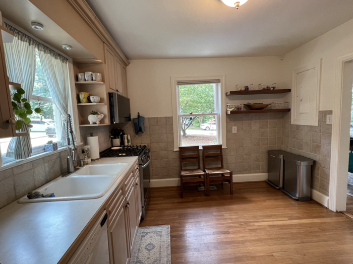 2810 Oberry St - Photo 4 of 26