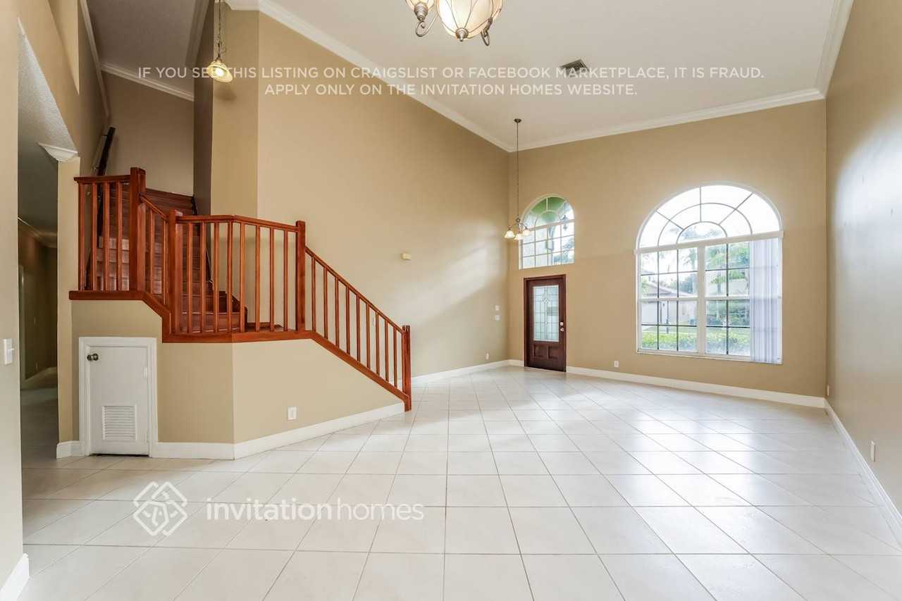 3733 Old Lighthouse Cir - Photo 4 of 18