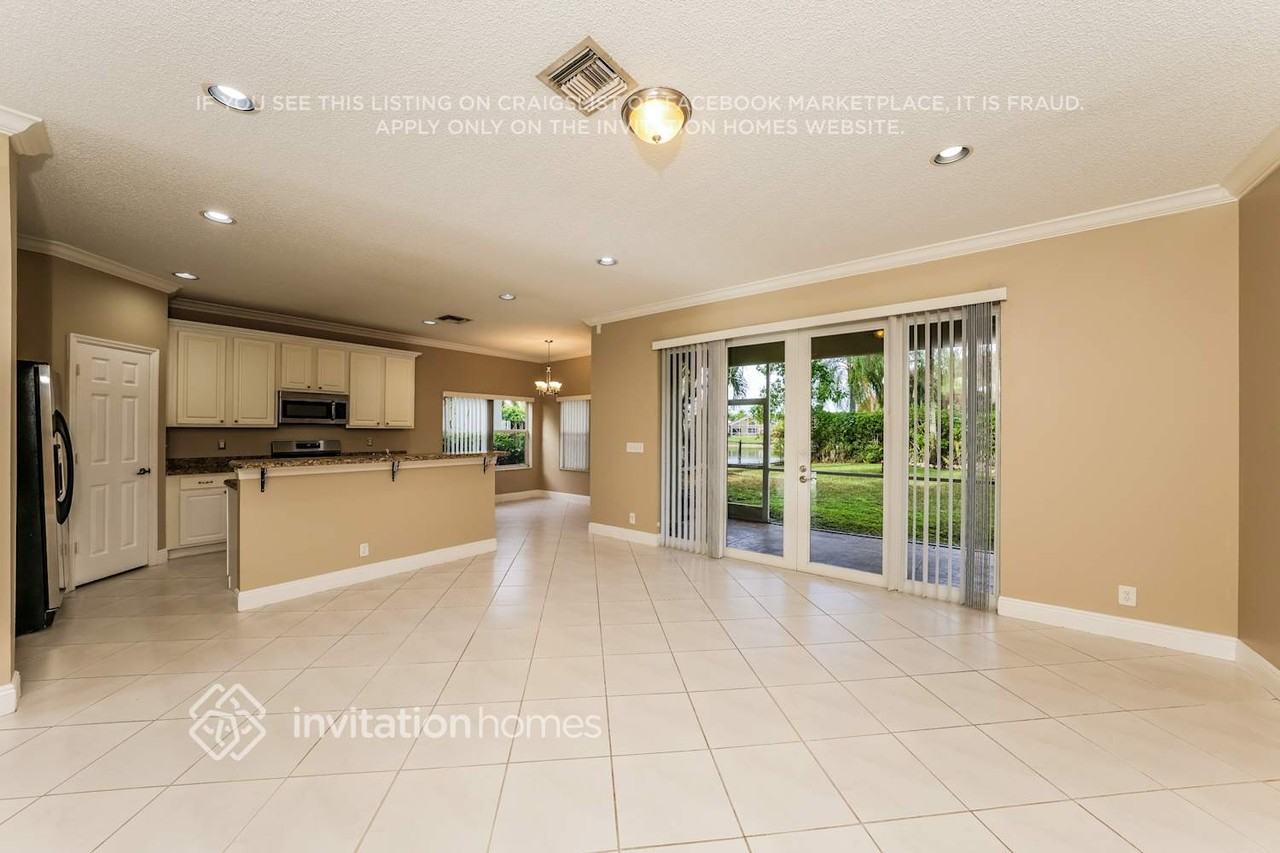 3733 Old Lighthouse Cir - Photo 6 of 18