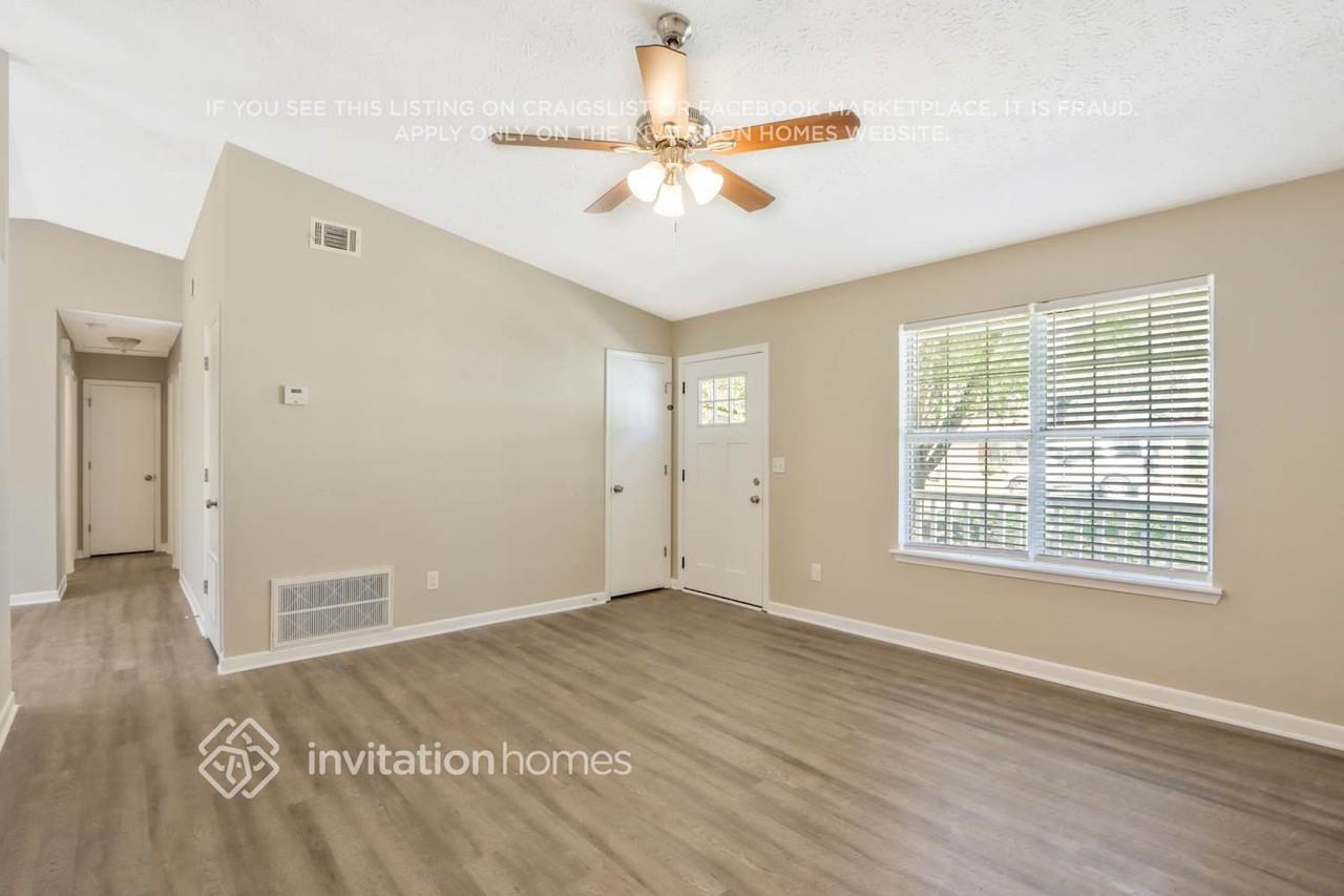 6525 Emerald Pointe Cir - Photo 3 of 21