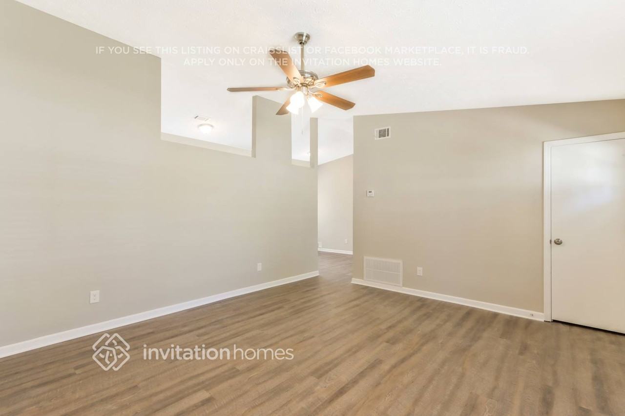 6525 Emerald Pointe Cir - Photo 4 of 21