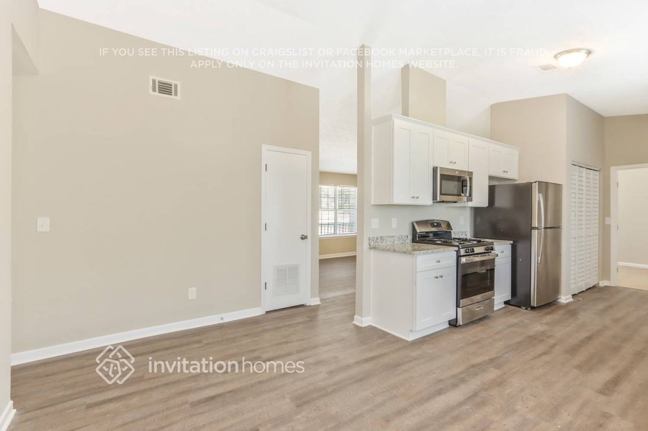 6525 Emerald Pointe Cir - Photo 5 of 21