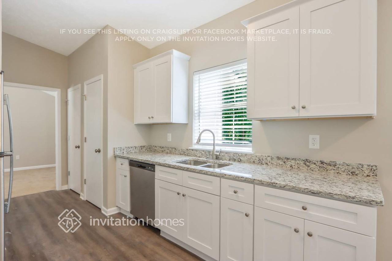 6525 Emerald Pointe Cir - Photo 7 of 21