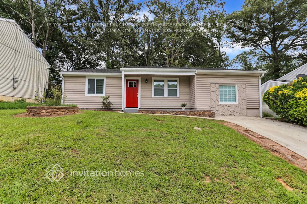 1310 Muirfield Dr - Photo 2 of 25