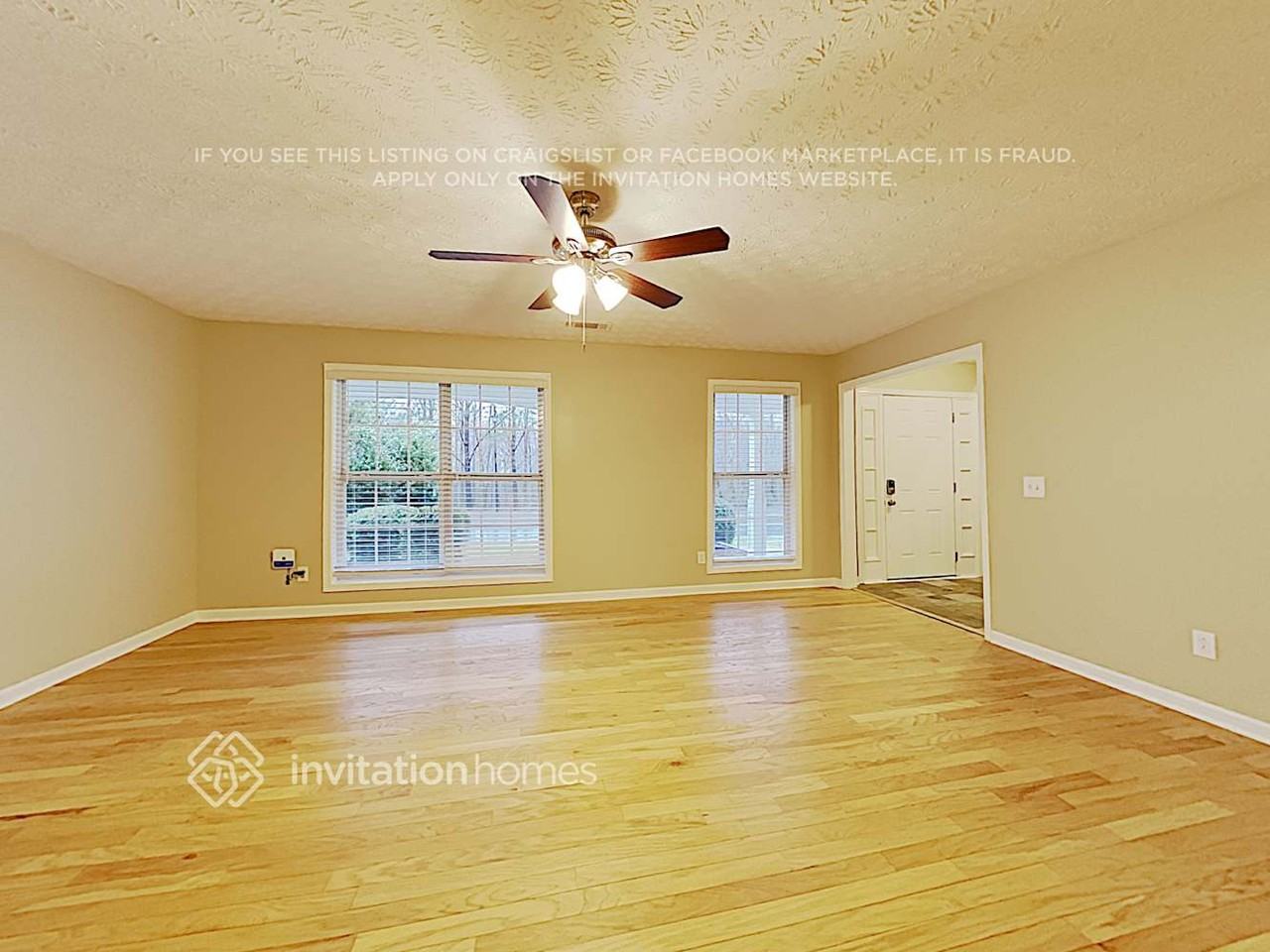 690 Castlebrooke Dr - Photo 4 of 18