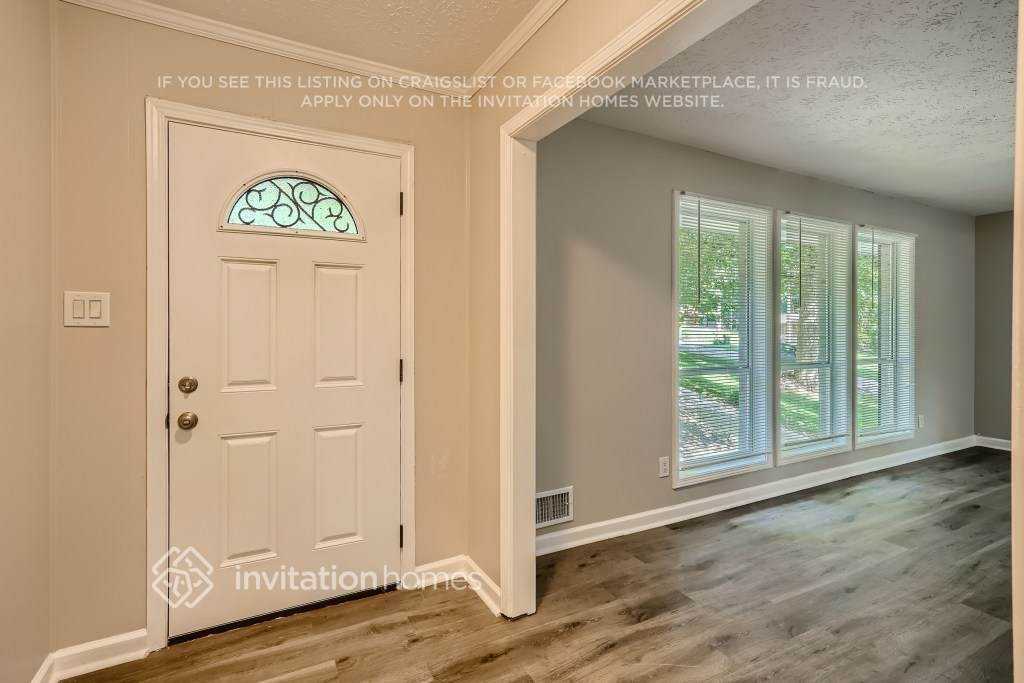 381 Shelton Woods Ct - Photo 4 of 29