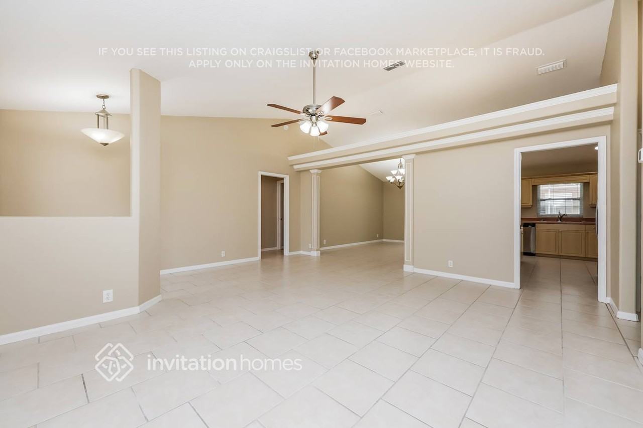 5915 32nd St E - Photo 4 of 17