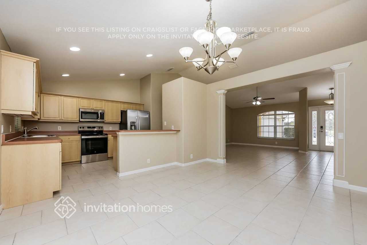 5915 32nd St E - Photo 5 of 17