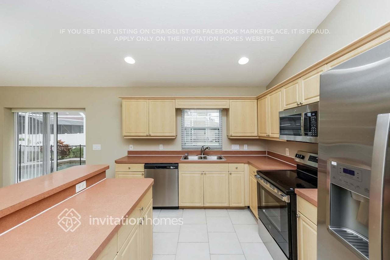 5915 32nd St E - Photo 6 of 17