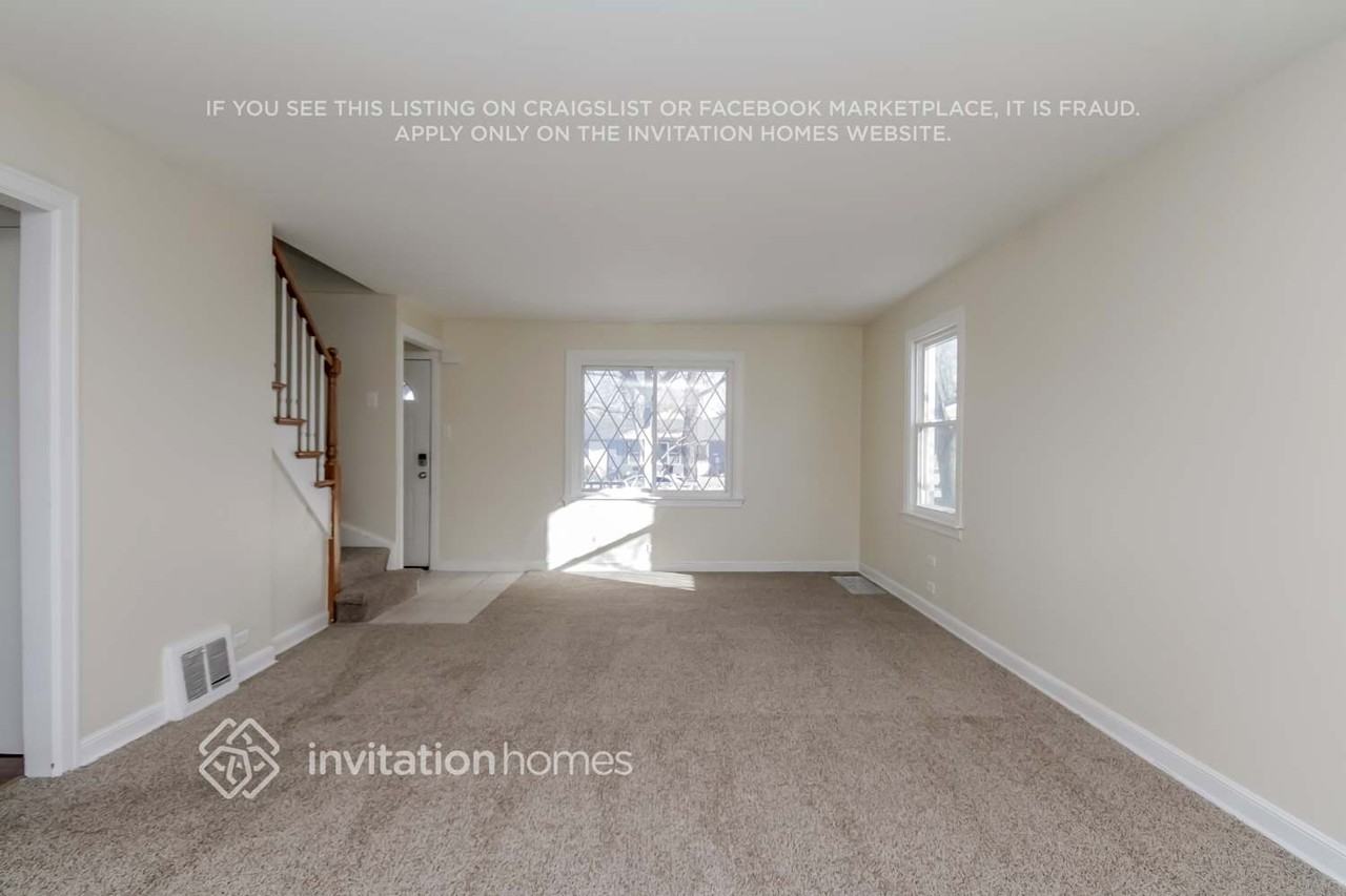 9326 S 54th Ct - Photo 7 of 19