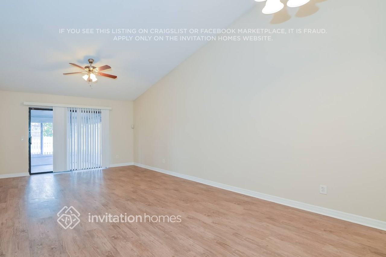 203 N Lake Ct - Photo 4 of 17