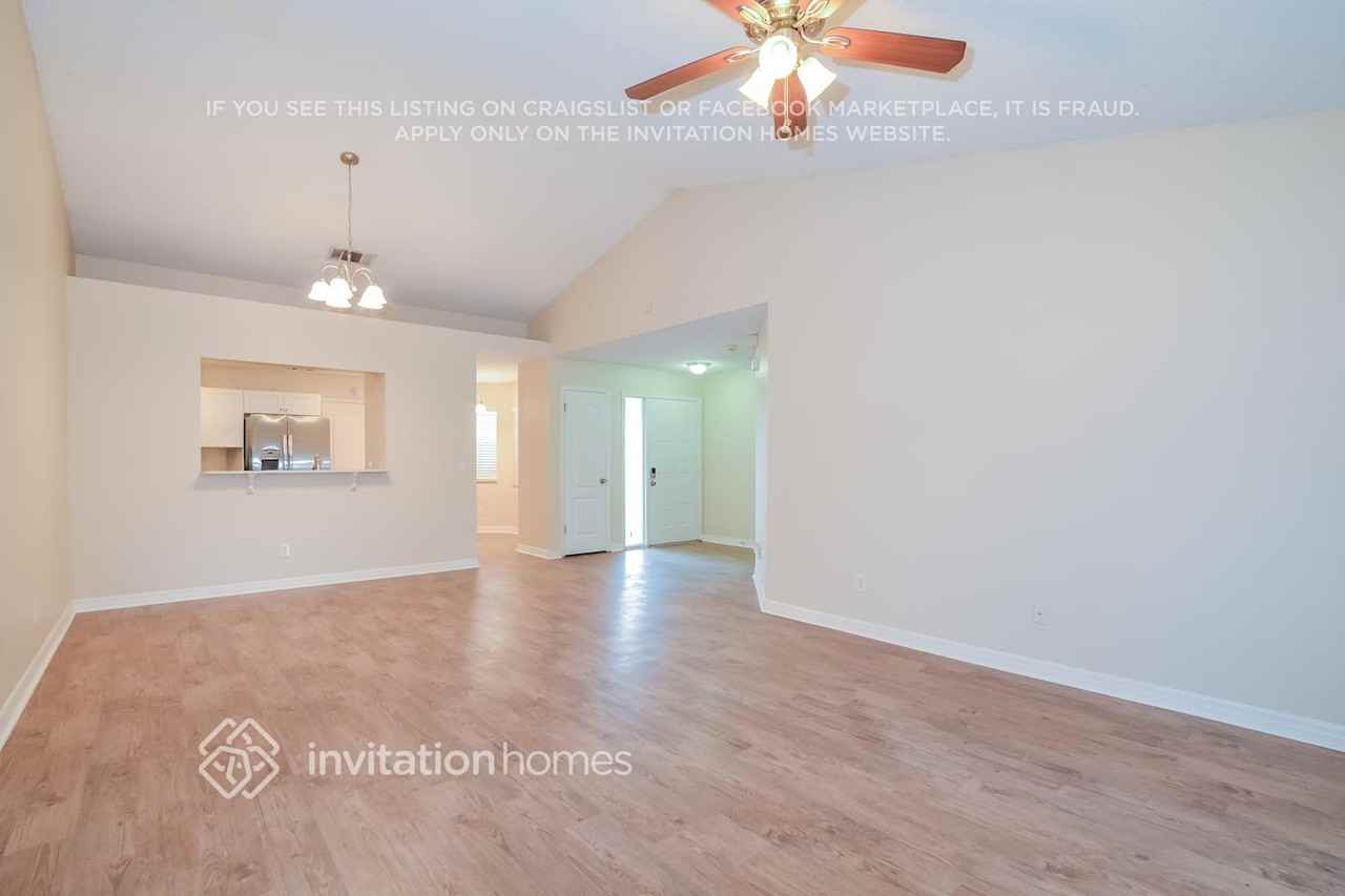 203 N Lake Ct - Photo 5 of 17