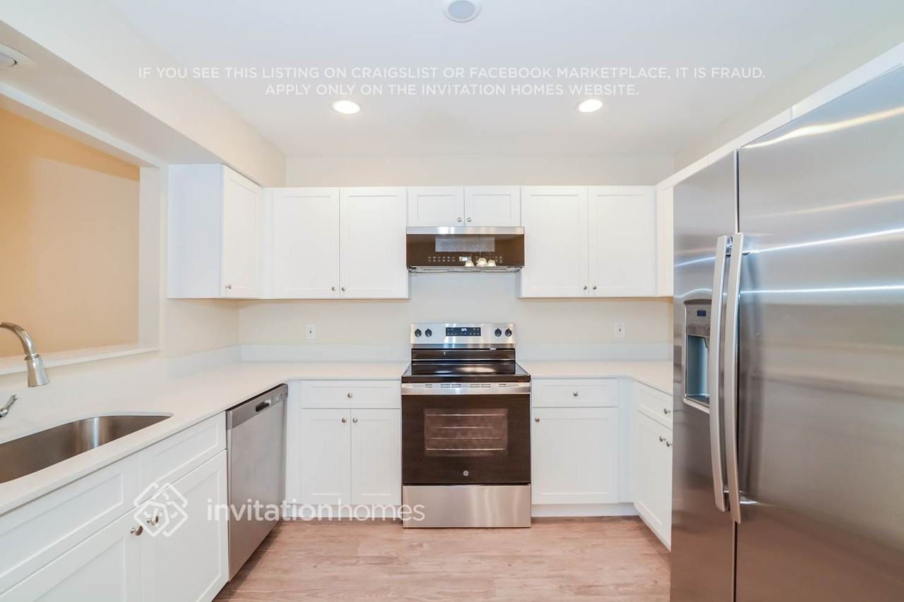 203 N Lake Ct - Photo 6 of 17