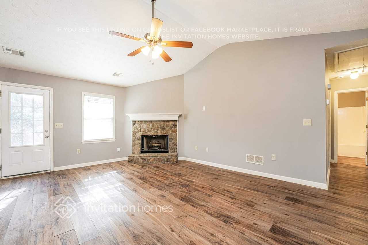 825 Rambling Rose Ct Nw - Photo 3 of 17