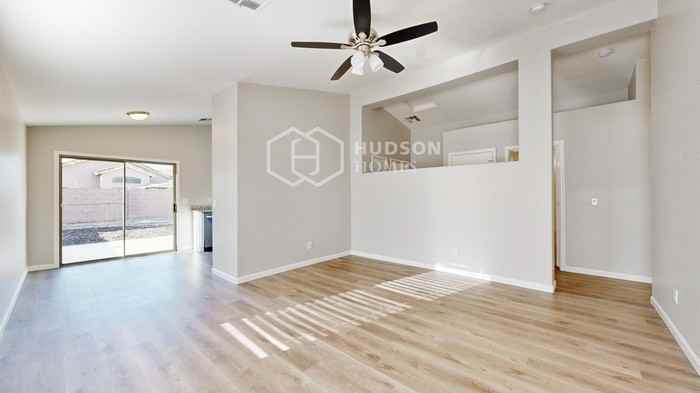 14819 W Acapulco Ln - Photo 4 of 33