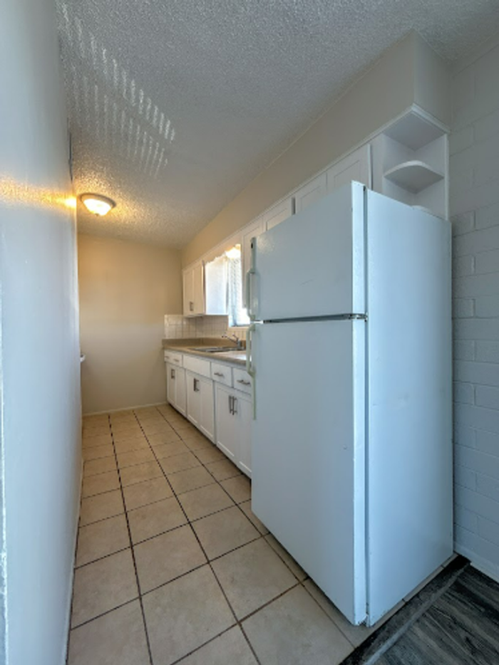 1420 N Craycroft Rd #6 - Photo 5 of 9