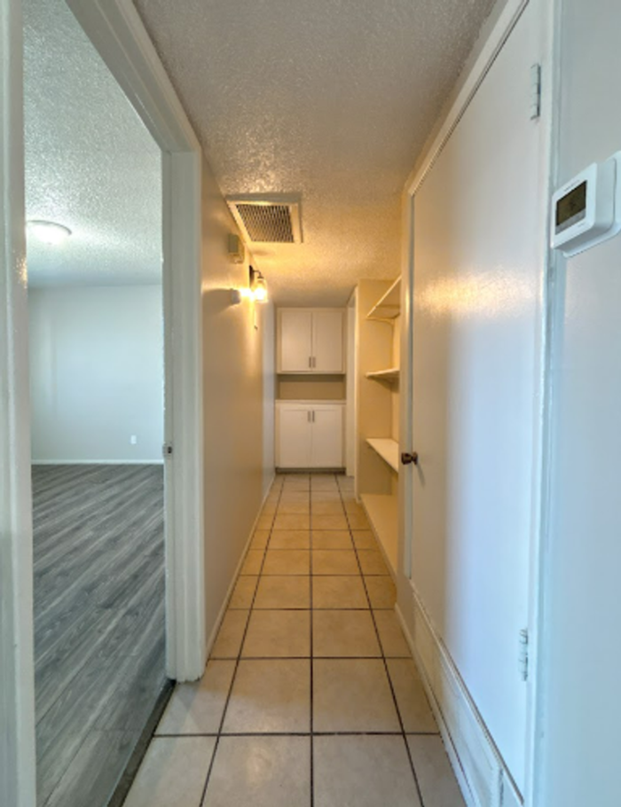 1420 N Craycroft Rd #6 - Photo 7 of 9