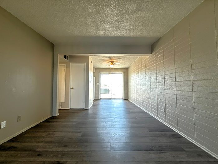 1420 N Craycroft Rd #8 - Photo 4 of 14