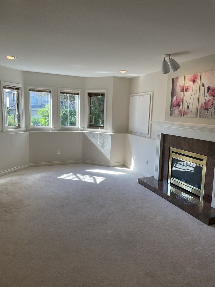 3071 Timber Crt - Photo 2 of 10