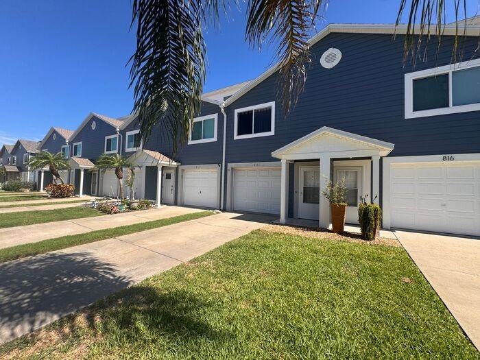 814 Hidden Harbour Dr - Photo 2 of 48