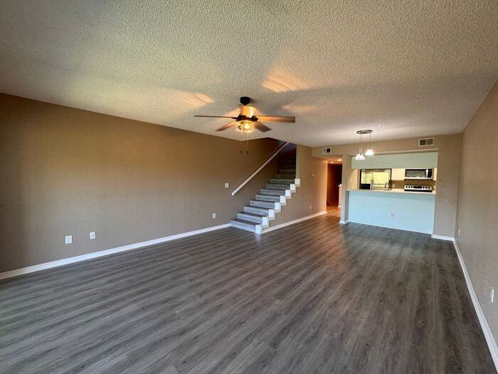 814 Hidden Harbour Dr - Photo 5 of 48