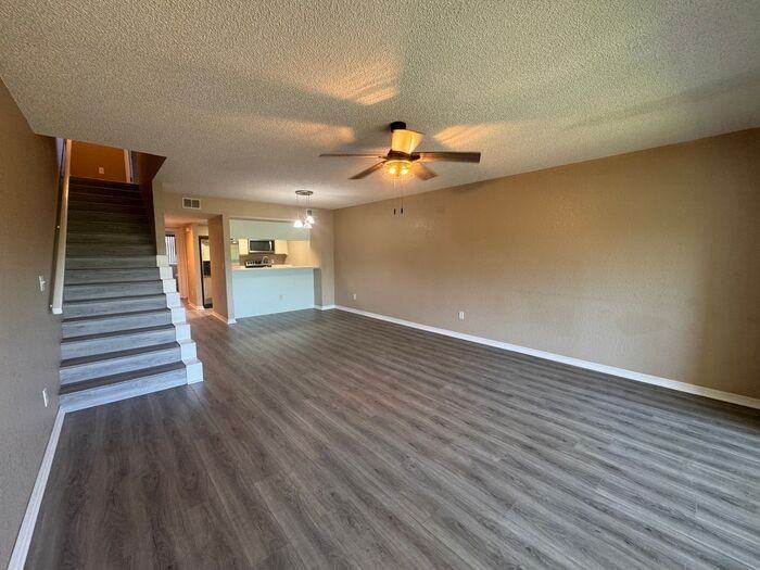 814 Hidden Harbour Dr - Photo 6 of 48