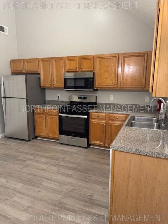 6786 Derby Ave - Photo 4 of 18