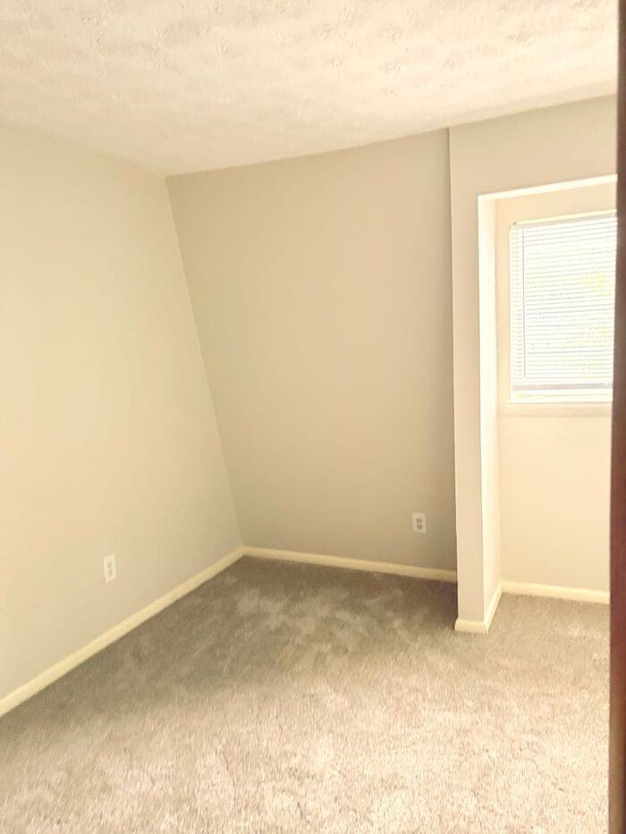 480 Melissa Ct - Photo 6 of 7