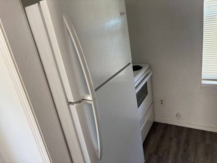 1842A Nw 12th St #2 - Photo 3 of 8