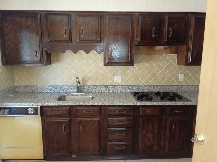 20653 Lake Shore Blvd - Photo 3 of 17