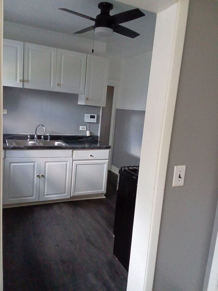 20653 Lake Shore Blvd - Photo 7 of 17