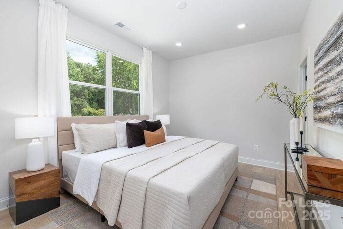 6323 Carver Blvd - Photo 3 of 14