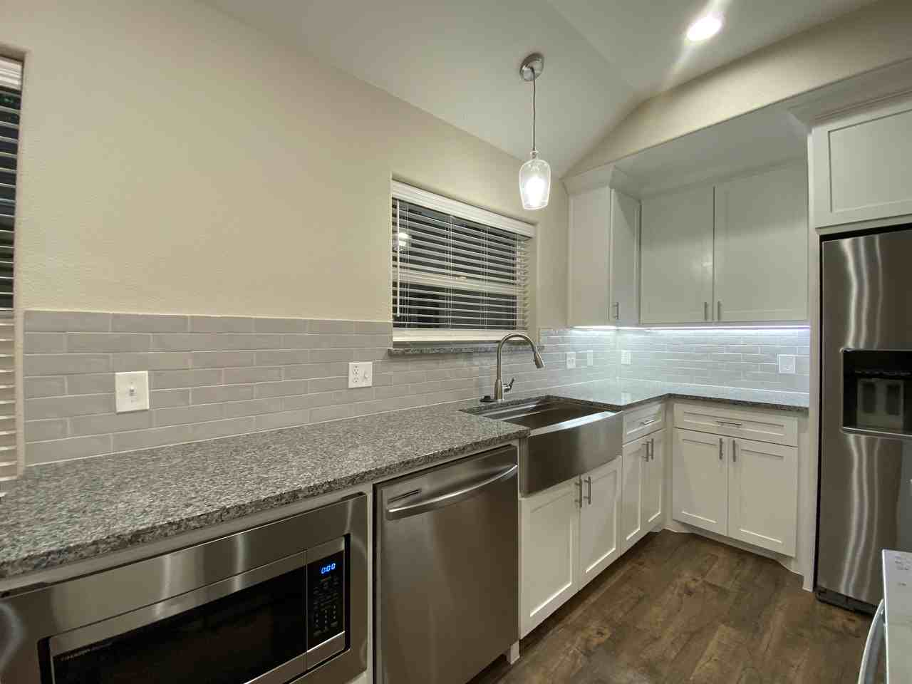 804 N Broughton St #802 - Photo 6 of 21