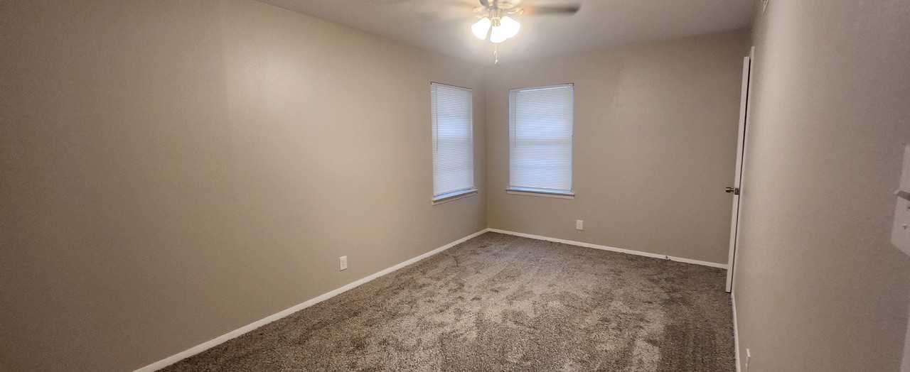 1227 Westmoreland Dr #1 - Photo 6 of 7