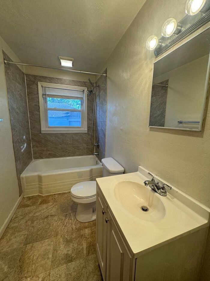 1917 S Scott Ave #A - Photo 7 of 20