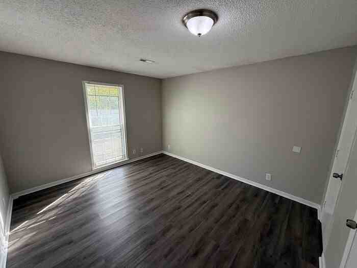 404 Sw 6th St #404 - Photo 4 of 6