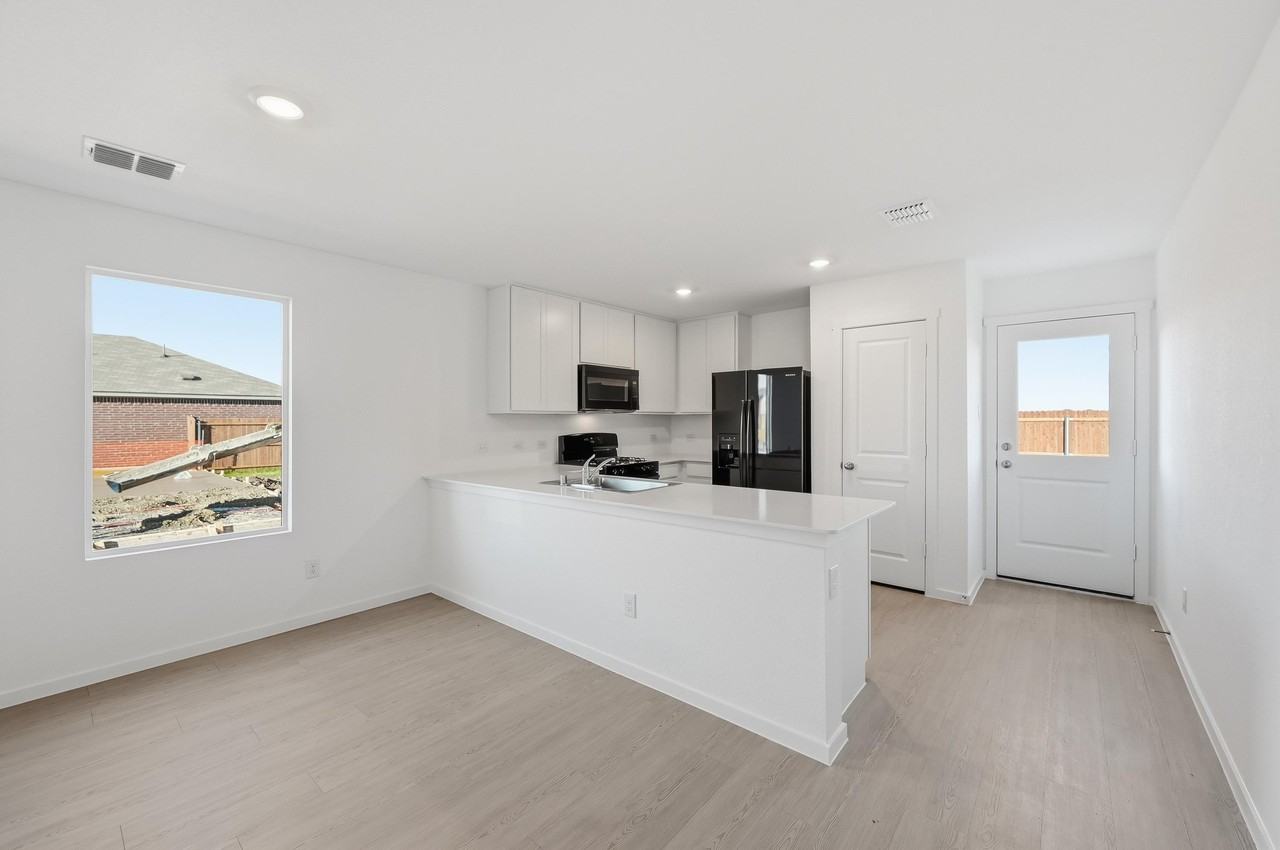 2040 Shady Oaks Dr #1 - Photo 6 of 20