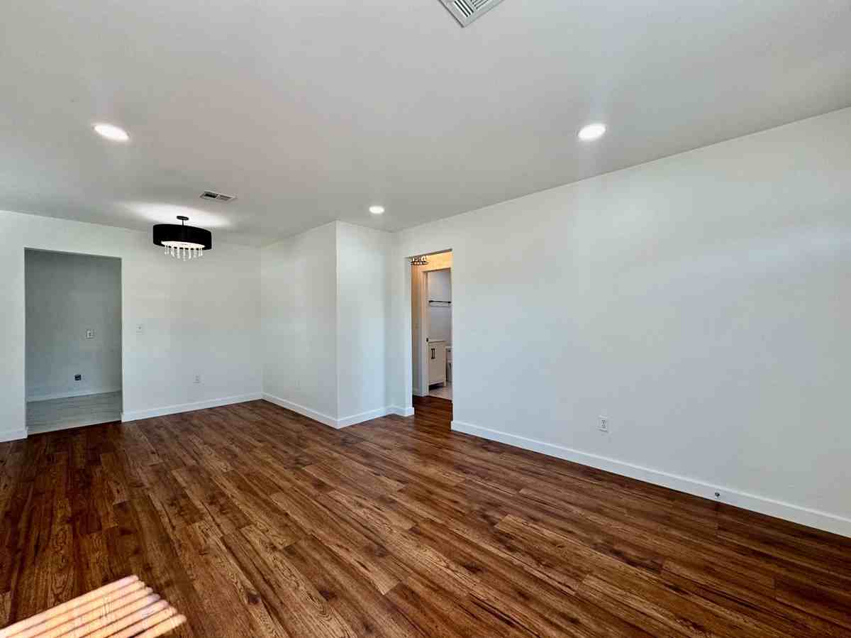 809 Procter Pl #1 - Photo 6 of 29