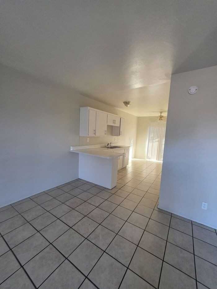 1558 N Craycroft Rd - Photo 5 of 26