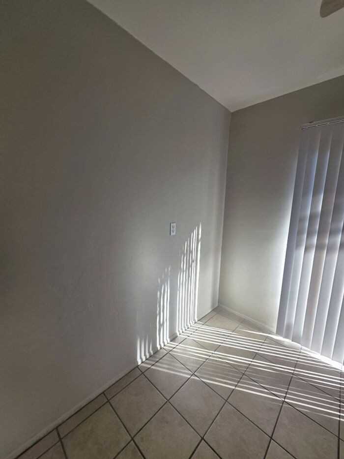 1558 N Craycroft Rd - Photo 7 of 26