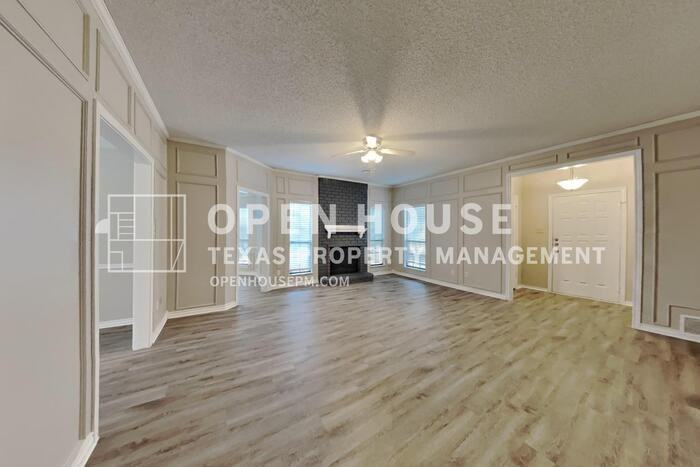 1906 Lavaca Trl - Photo 5 of 33