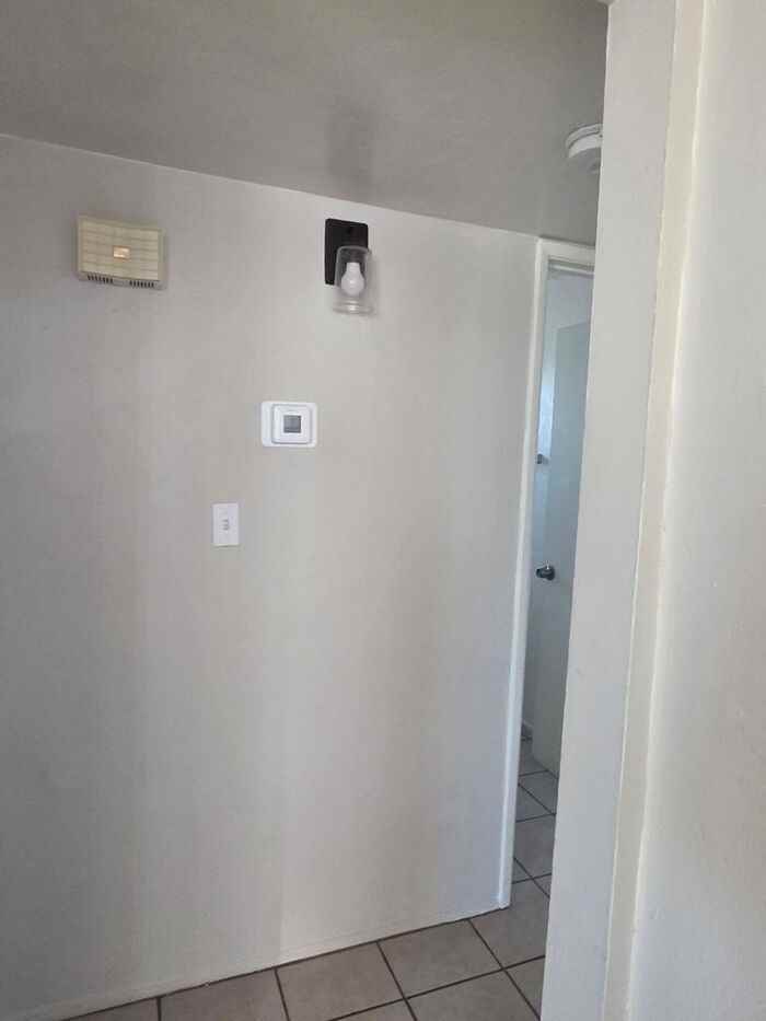 1550 N Craycroft Rd - Photo 4 of 16