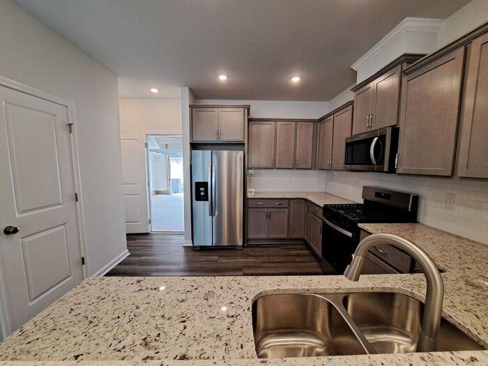 403 Parker Station Ave #403 - Photo 5 of 26