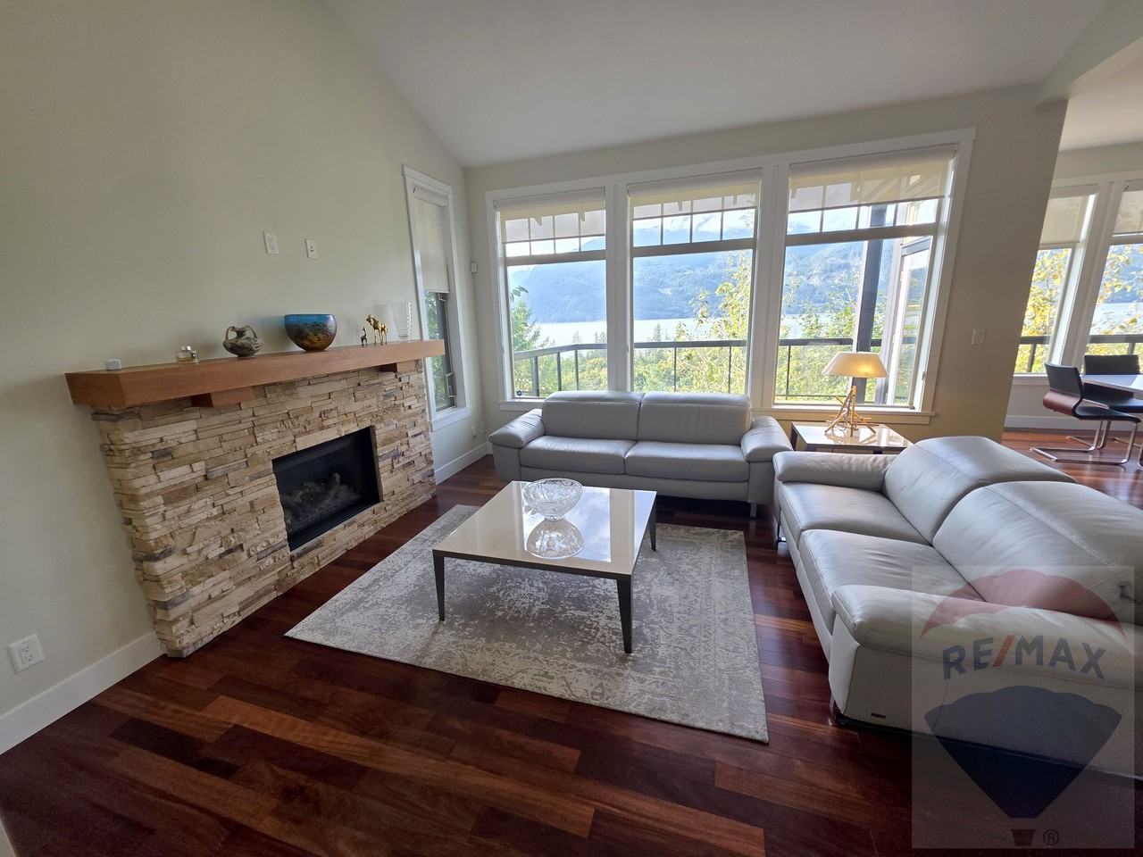 730 Ocean Crest Drive - Photo 4 of 31